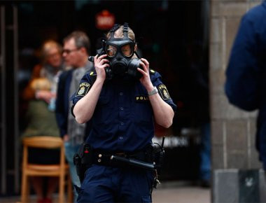 Σε πόλη - φάντασμα έχει μετατραπεί η Στοκχόλμη μετά την τρομοκρατική επίθεση (φωτό, βίντεο)